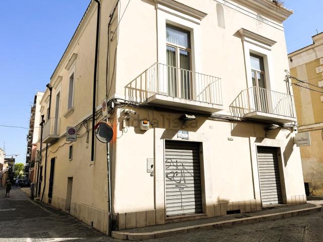 Appartamento in vendita di 170 m² in Via Arpi, 140