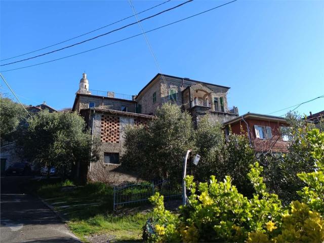 Appartamento in vendita di 170 m² in Via Brigate Garibaldi