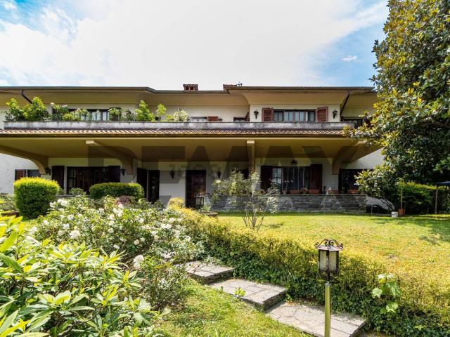 Appartamento in vendita di 170 m² in Via G. Parini, 8