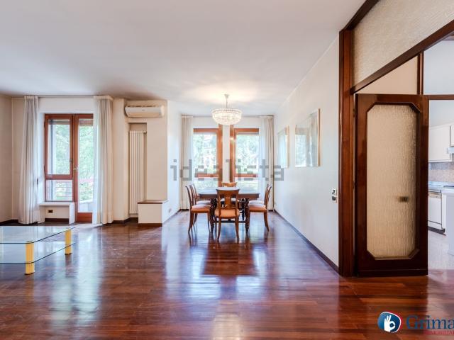 Appartamento in vendita di 170 m² in Via Giuseppe Dezza, 18