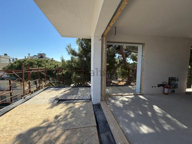 Appartamento in vendita di 170 m² in Via Giosuè Carducci
