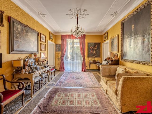 Appartamento in vendita di 170 m² in Via Giovanni Battista Lanata