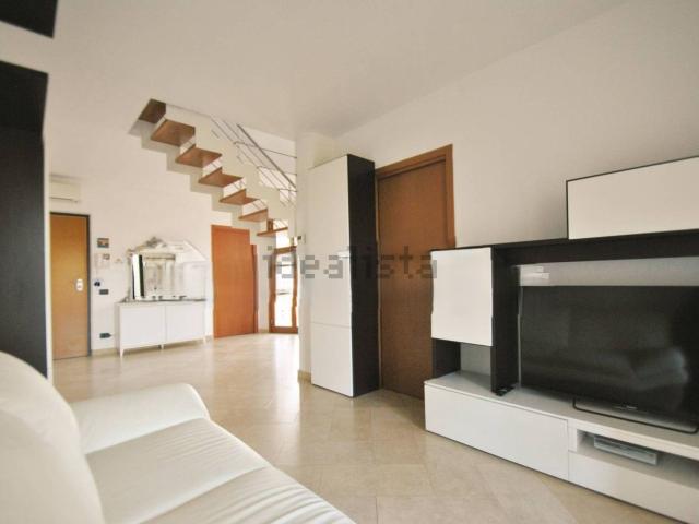 Appartamento in vendita di 170 m² in Via Giovanni Pascoli, 16