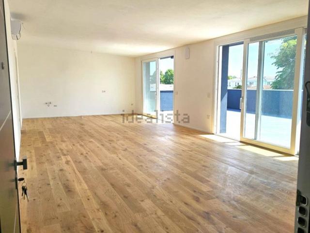 Appartamento in vendita di 170 m² in Via Don Luigi Orione