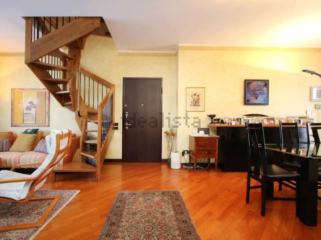 Appartamento in vendita di 170 m² in Via degli Astronauti, 21