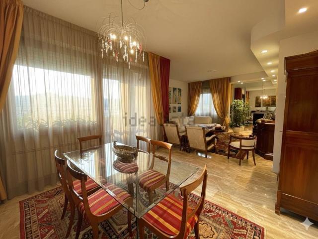 Appartamento in vendita di 170 m² in Via dei Frati Bigi