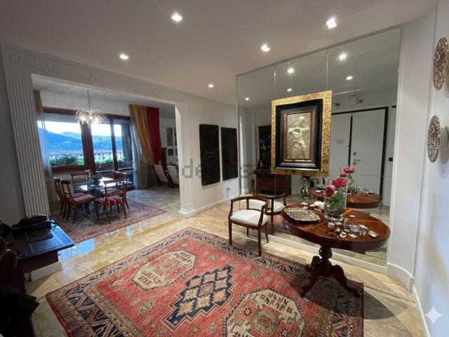 Appartamento in vendita di 170 m² in Via dei Frati Bigi