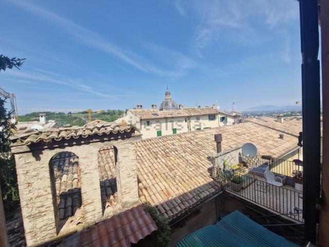 Appartamento in vendita di 170 m² in Via del Mercato