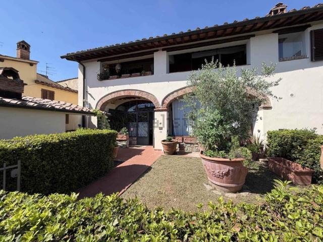 Appartamento in vendita di 170 m² in Via del Chiuso