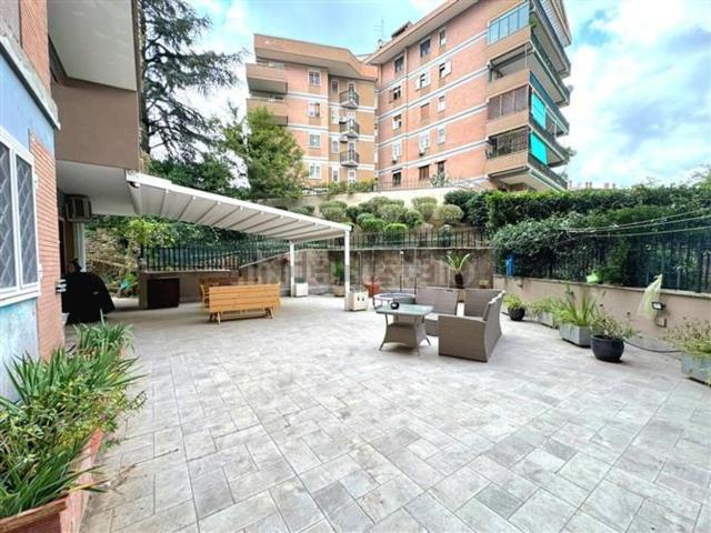Appartamento in vendita di 170 m² in Via del Fontanile Arenato