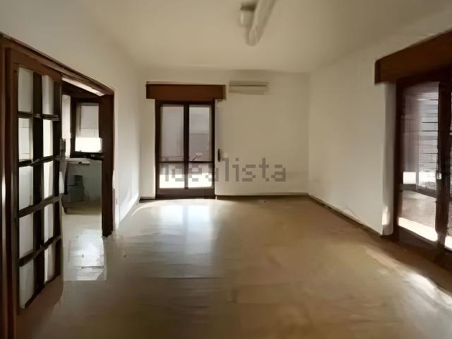 Appartamento in vendita di 170 m² in Via del pino loricato