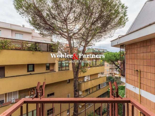 Appartamento in vendita di 170 m² in Via della Camilluccia, 313