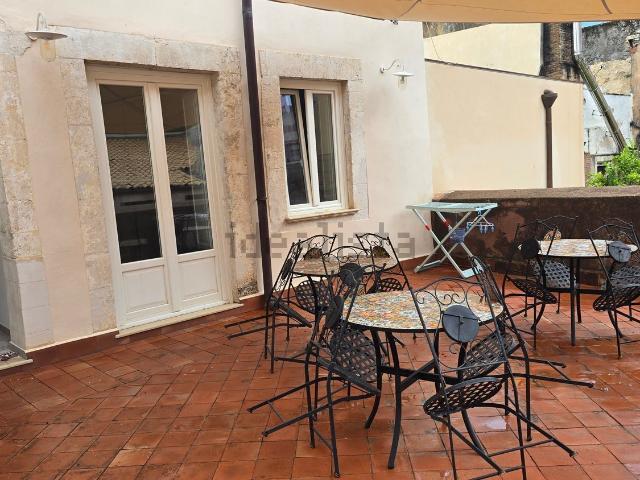 Appartamento in vendita di 170 m² in Via della Amalfitania, 58
