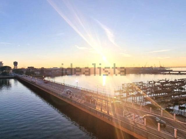 Appartamento in vendita di 170 m² in Via della Repubblica, 75