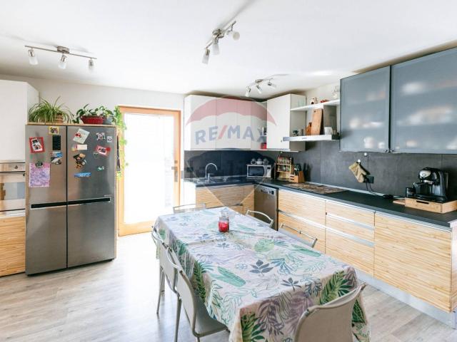 Appartamento in vendita di 170 m² in Via delle Giare