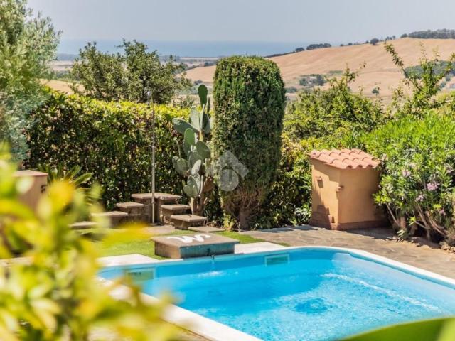 Appartamento in vendita di 170 m² in Via delle Ginestre, 10