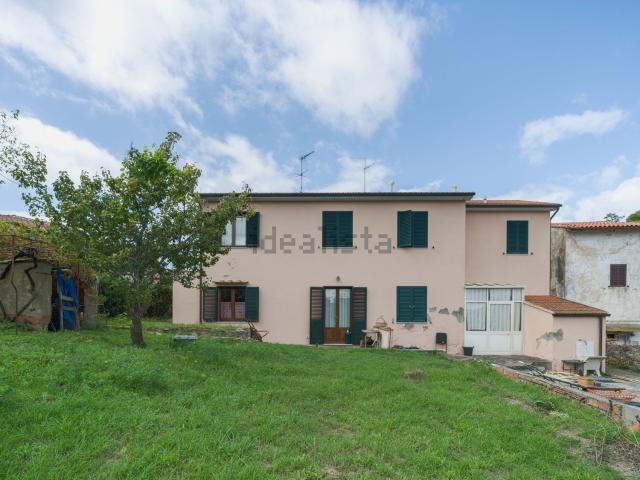 Appartamento in vendita di 170 m² in Via di Quercianella, 66