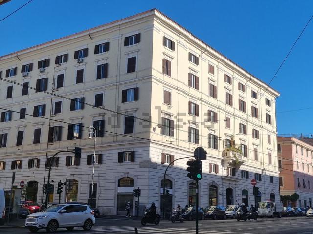Appartamento in vendita di 170 m² in Via Emanuele Filiberto, 130