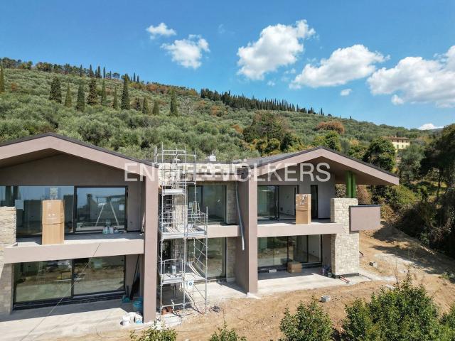 Appartamento in vendita di 170 m² in Via Emilio Salgari