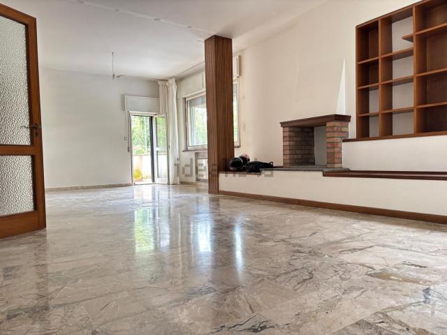 Appartamento in vendita di 170 m² in Via Enrico Fermi
