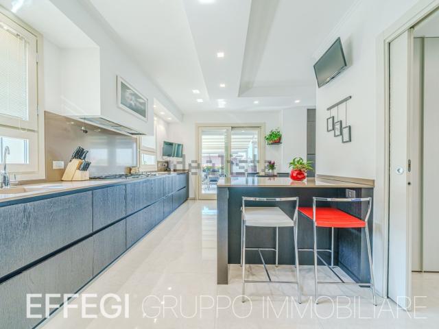 Appartamento in vendita di 170 m² in Via Eugenio Curiel, 25