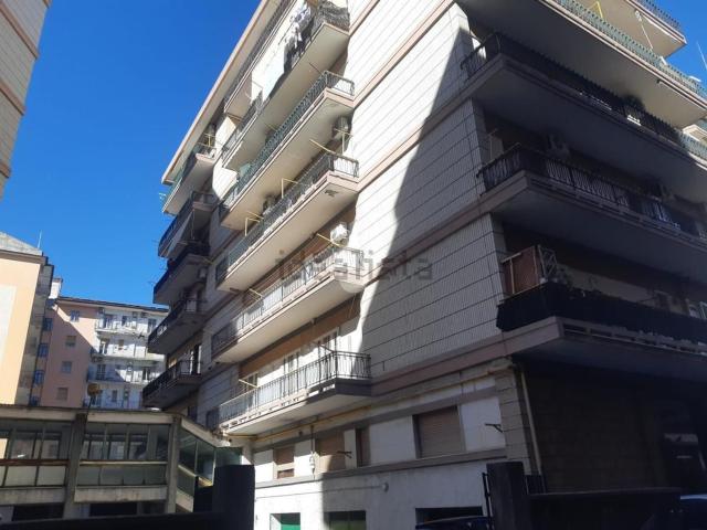 Appartamento in vendita di 170 m² in Via Eugenio Siciliano, 58