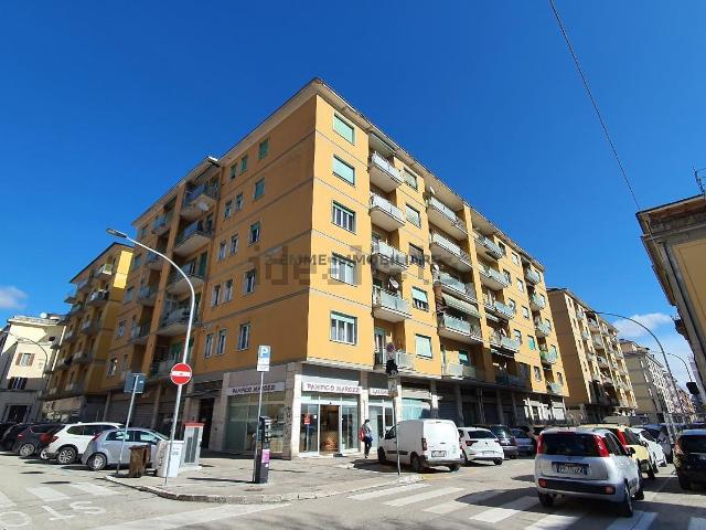 Appartamento in vendita di 170 m² in Via Fabio Filzi