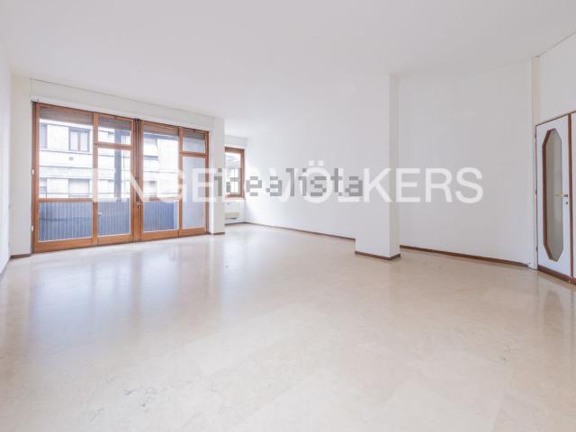 Appartamento in vendita di 170 m² in Via Fabio Filzi, 8