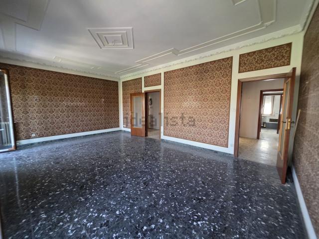 Appartamento in vendita di 170 m² in Via Ferrovia, 37