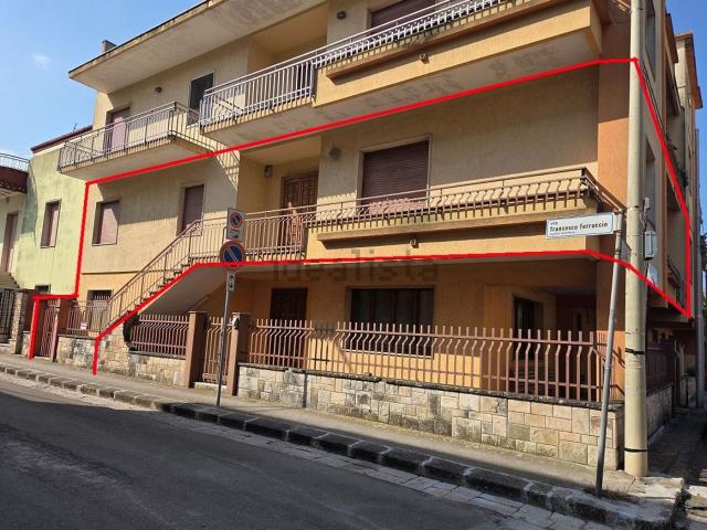 Appartamento in vendita di 170 m² in Via Francesco Ferruccio