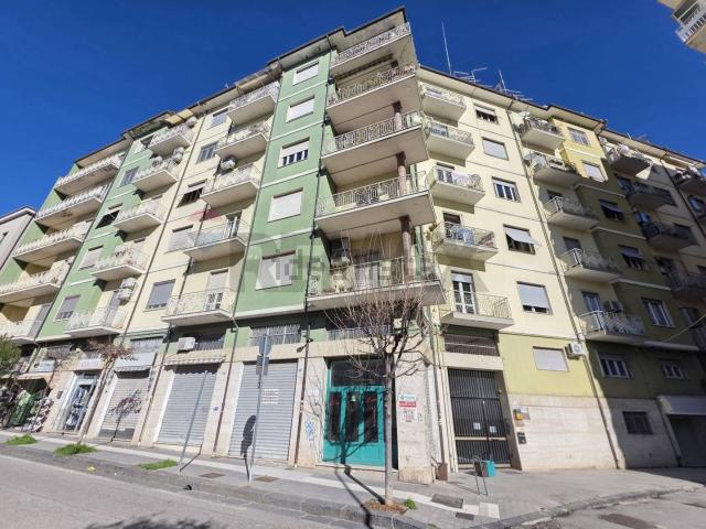 Appartamento in vendita di 170 m² in Via Francesco Gioia, 1