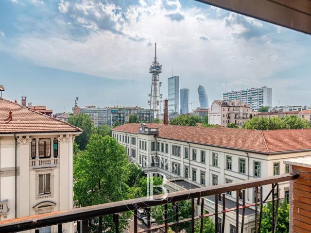 Appartamento in vendita di 170 m² in Via Francesco Londonio, 12