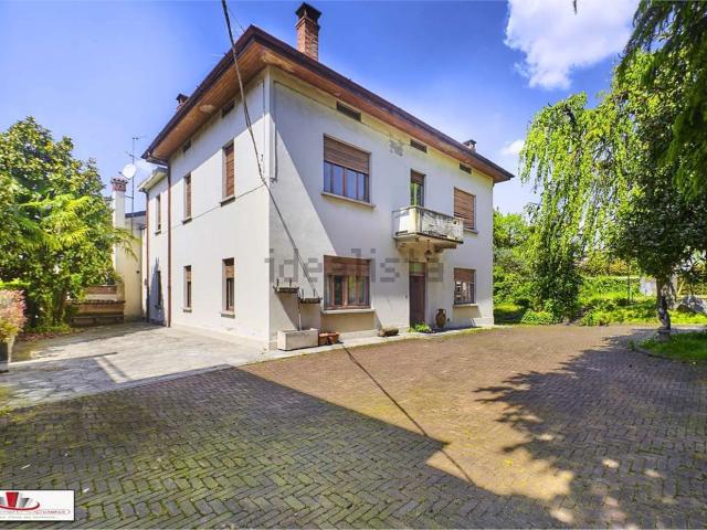 Appartamento in vendita di 170 m² in Via Frangi, 27