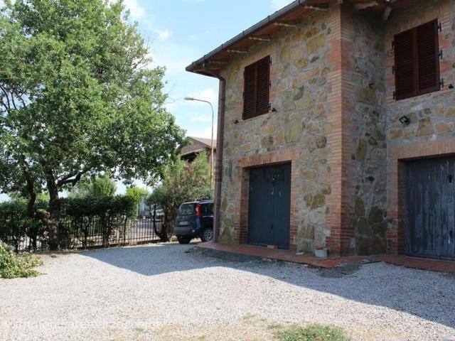 Appartamento in vendita di 170 m² in Via Franz Kafka, 53016