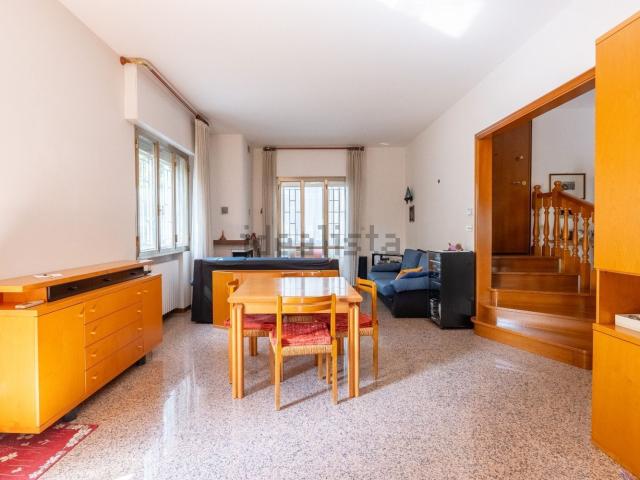 Appartamento in vendita di 170 m² in Via Fratelli Cairoli