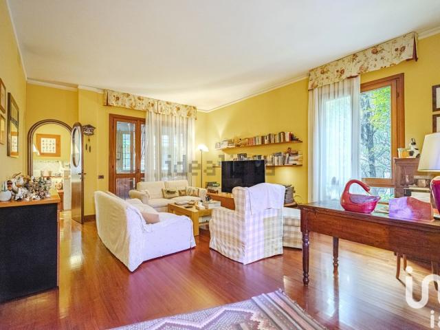 Appartamento in vendita di 170 m² in Via Oreste Cipriani