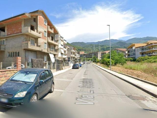 Appartamento in vendita di 170 m² in Via L. Sciascia, 18
