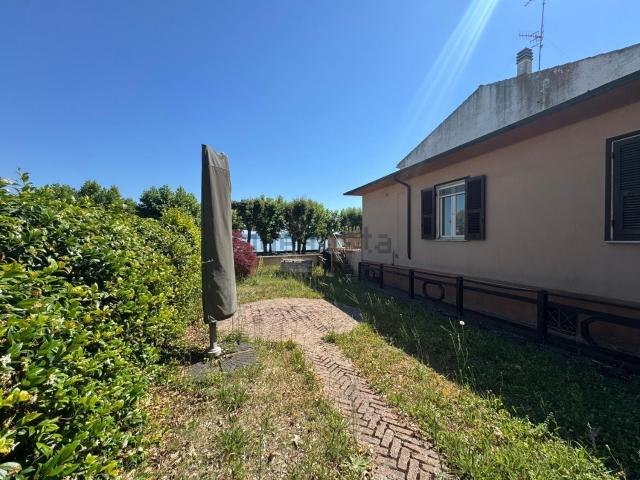 Appartamento in vendita di 170 m² in Via Laertina, 81