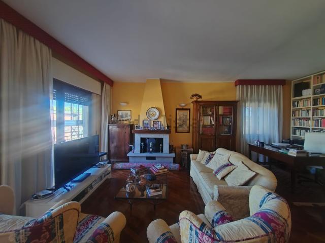 Appartamento in vendita di 170 m² in Via Lega