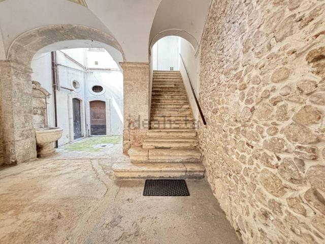 Appartamento in vendita di 170 m² in Via Leopoldo Dorrucci