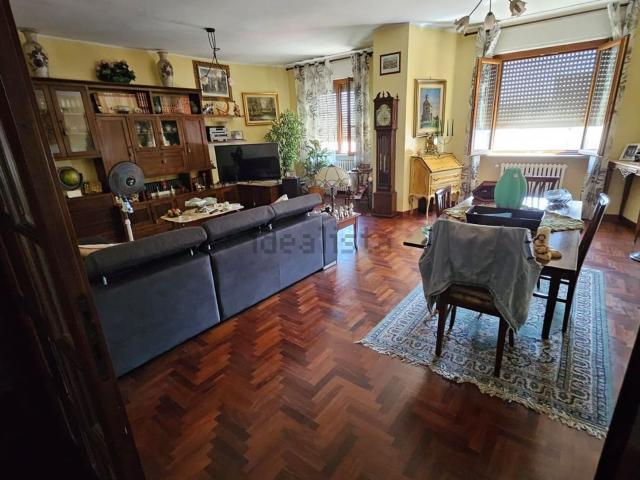 Appartamento in vendita di 170 m² in Via Montegrappa