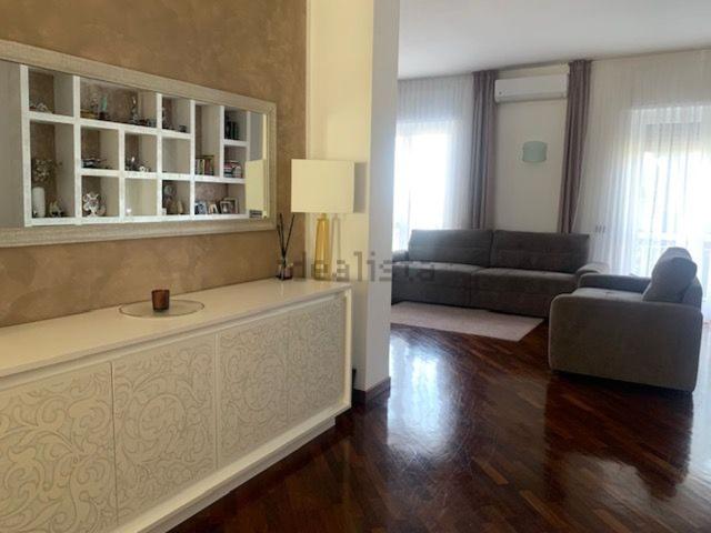 Appartamento in vendita di 170 m² in Via Monterotondo, 2