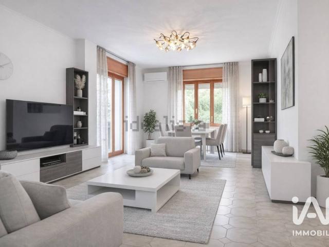 Appartamento in vendita di 170 m² in Via Marche, 3