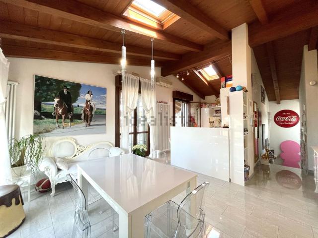 Appartamento in vendita di 170 m² in Via Mario Conti