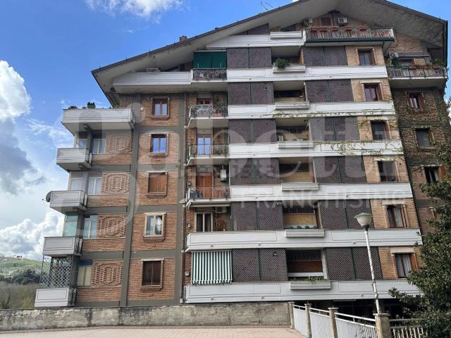 Appartamento in vendita di 170 m² in Via Michele Pironti