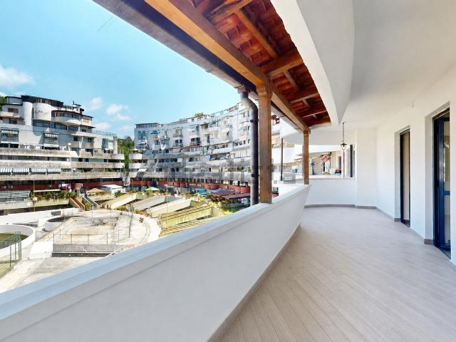 Appartamento in vendita di 170 m² in Via Nicola Nicolini, 68