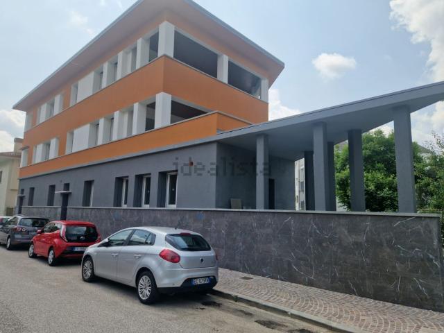 Appartamento in vendita di 170 m² in Via Nimis