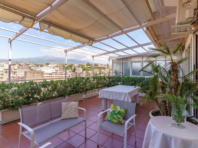 Appartamento in vendita di 170 m² in Via Salvatore Vigo