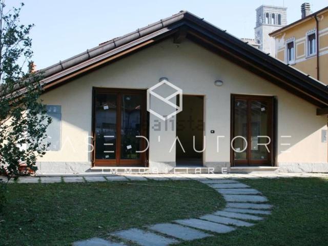 Appartamento in vendita di 170 m² in Via San Francesco D&apos Assisi, 22