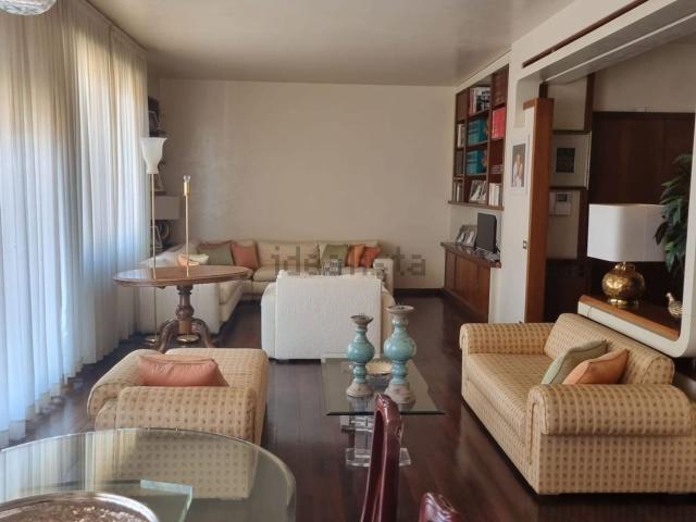 Appartamento in vendita di 170 m² in Via Santa Gonda